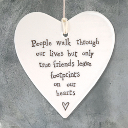 Porcelain Round Heart - Friends Leave Footprints